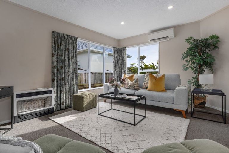 Photo of property in 13a Westridge, Camborne, Porirua, 5026