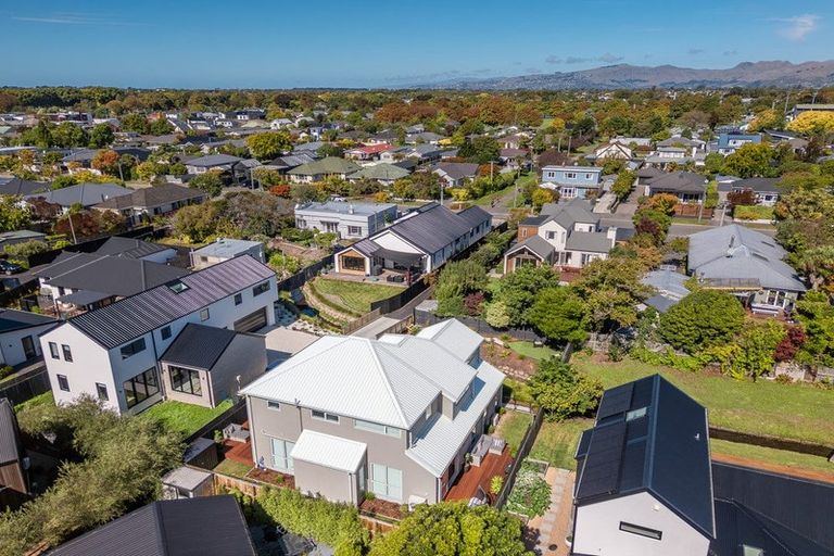 Photo of property in 2/179 Weston Road, St Albans, Christchurch, 8052