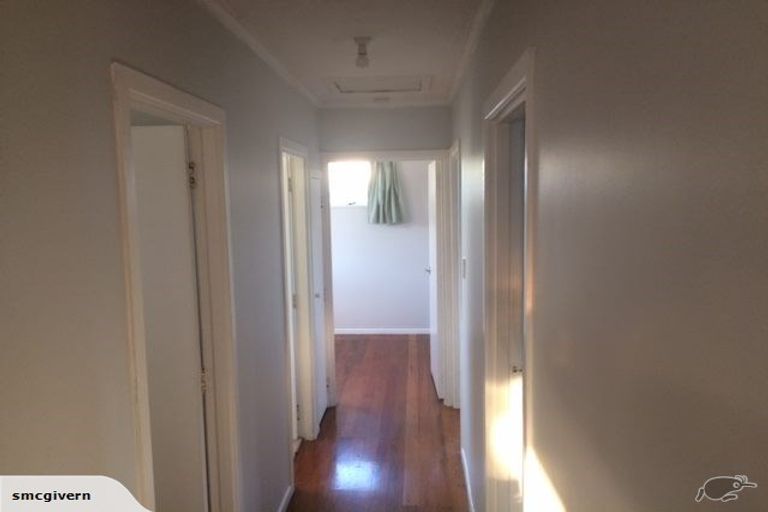 Photo of property in 6 Ozich Avenue, Te Atatu South, Auckland, 0610