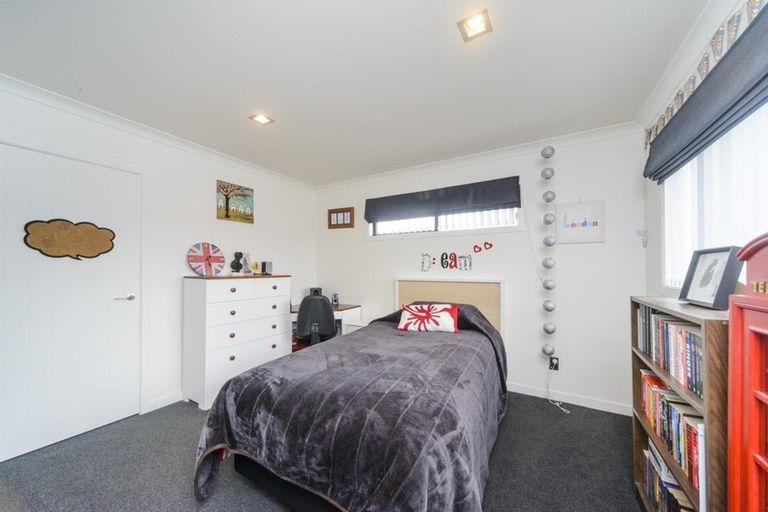 Photo of property in 14 Pegasus Place, Kelvin Grove, Palmerston North, 4414
