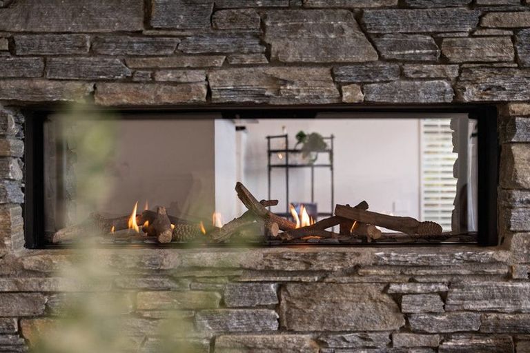 Photo of property in 1 Goldleaf Hill, Queenstown, 9300