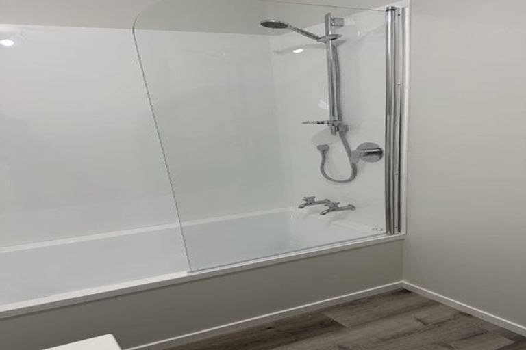 Photo of property in 33 Woolwich Close, Whitby, Porirua, 5024