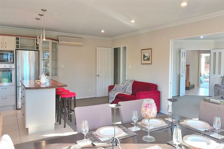 Photo of property in 27 Stableford Green, Burnside, Christchurch, 8053