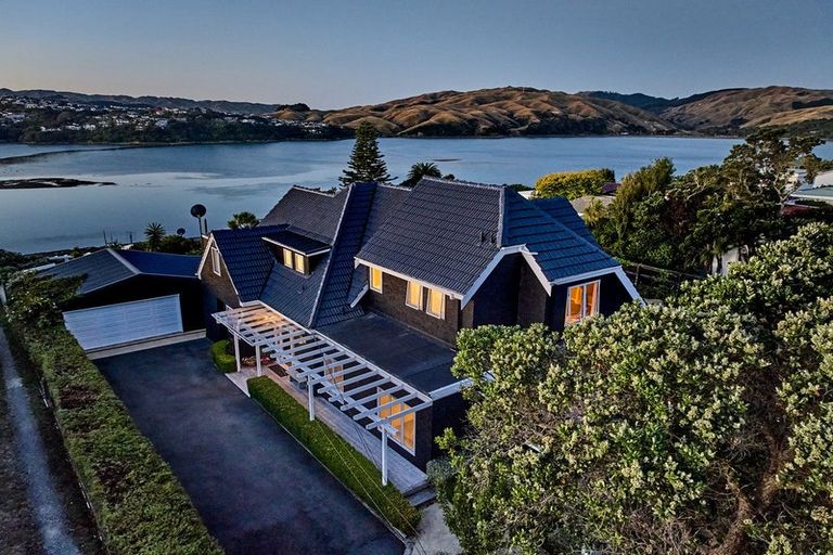 Photo of property in 53 Seaview Road, Paremata, Porirua, 5024