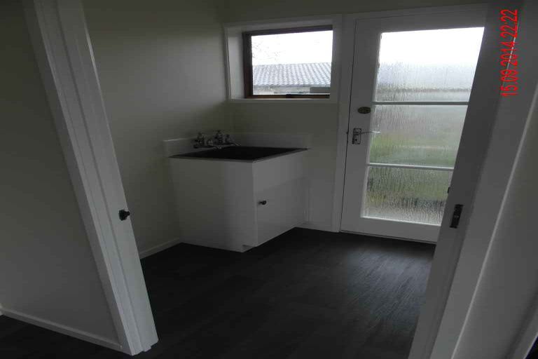 Photo of property in 1/65 Edmonton Road, Henderson, Auckland, 0612