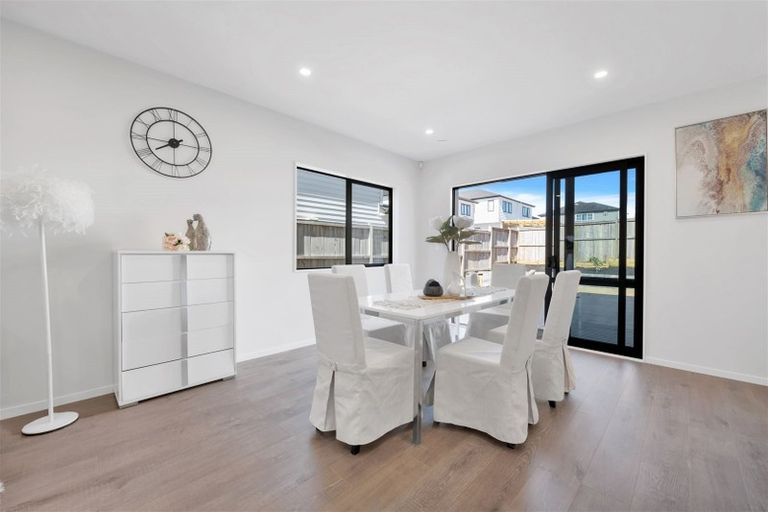 Photo of property in 48 Hikuawa Road, Flat Bush, Auckland, 2019