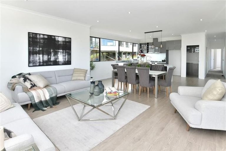 Photo of property in 61 Landmark Terrace, Orewa, 0931