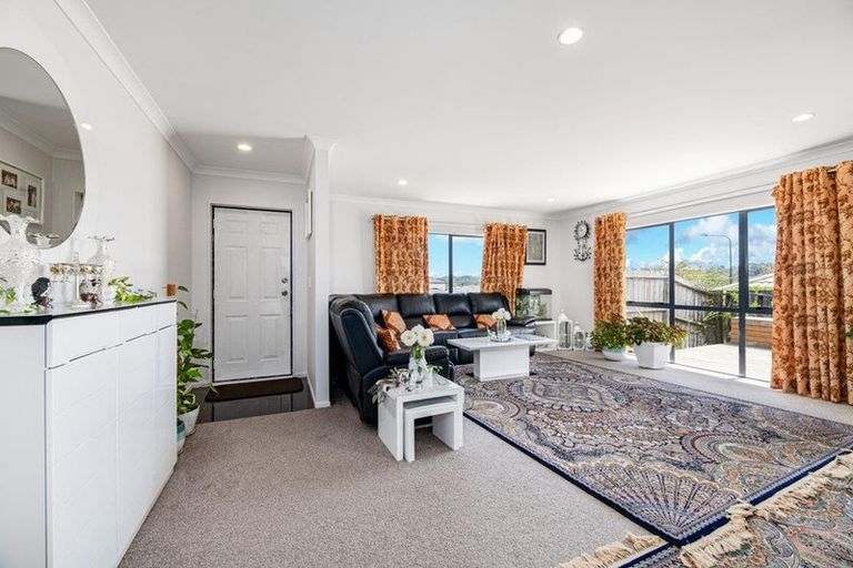 Photo of property in 22 Mili Way, Ranui, Auckland, 0612