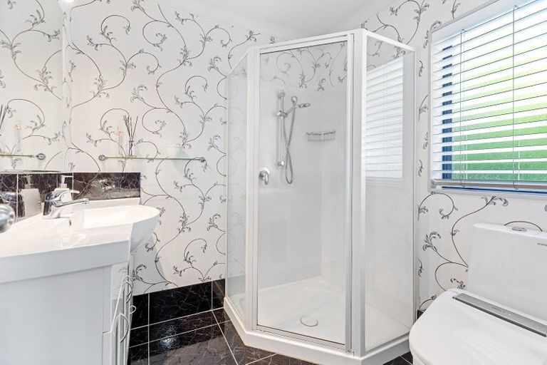 Photo of property in 18 Ko Place, Pyes Pa, Tauranga, 3112