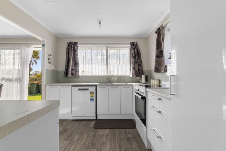 Photo of property in 17a Hamlet Street, Stratford, 4332