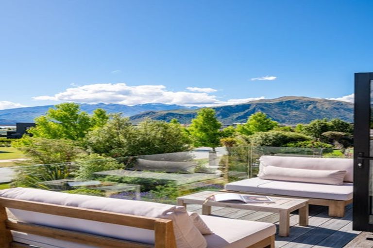 Photo of property in 11 Clutha Place, Wanaka, 9305