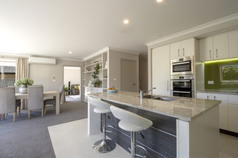 Photo of property in 40 Resolution Drive, Whitby, Porirua, 5024