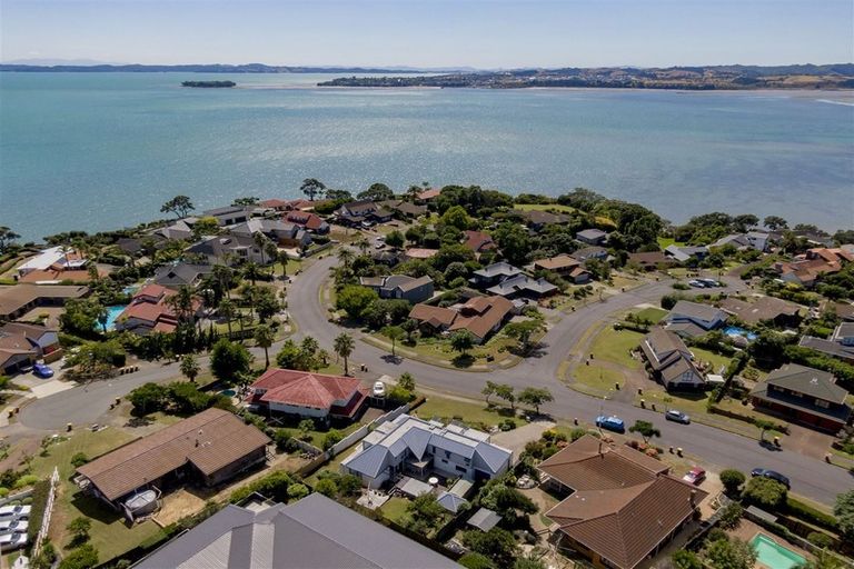 Photo of property in 6 Stevenson Way, Cockle Bay, Auckland, 2014