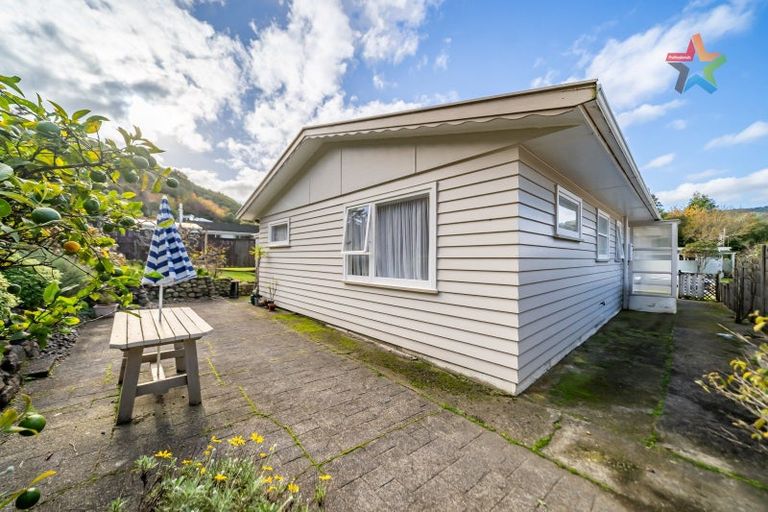 Photo of property in 29 Mcgowan Road, Wainuiomata, Lower Hutt, 5014