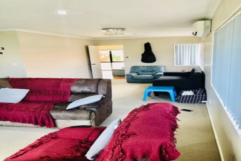 Photo of property in 9 Kalmore Place, Flat Bush, Auckland, 2016