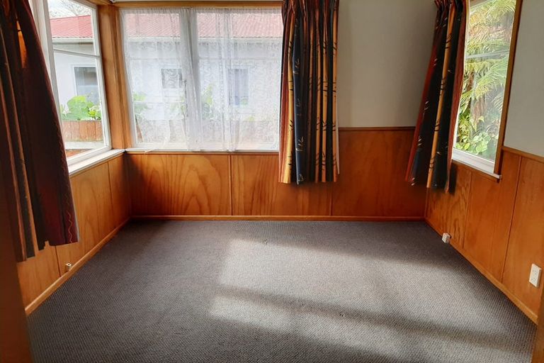 Photo of property in 14 Waterloo Crescent, Hokowhitu, Palmerston North, 4410