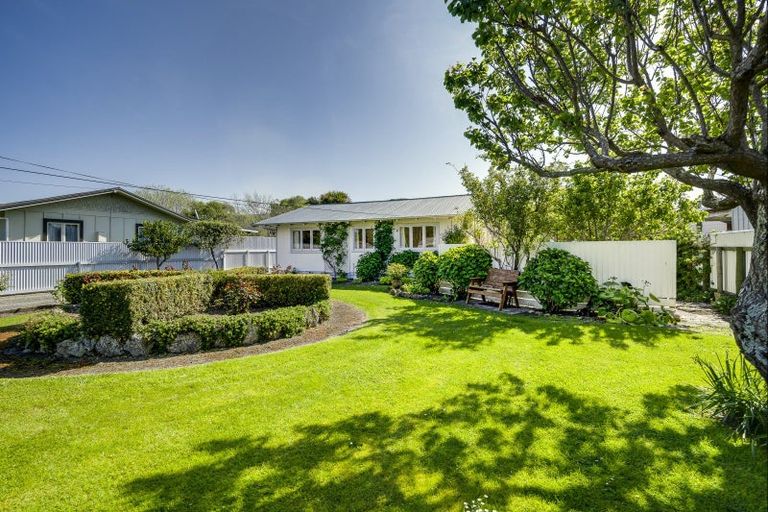 Photo of property in 36 Airini Road, Waimarama, Havelock North, 4294