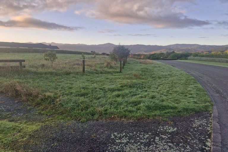 Photo of property in 48 Ohau Terraces, Ohau, 5570