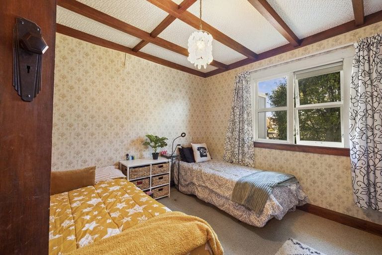 Photo of property in 10 Tukapa Street, Westown, New Plymouth, 4310