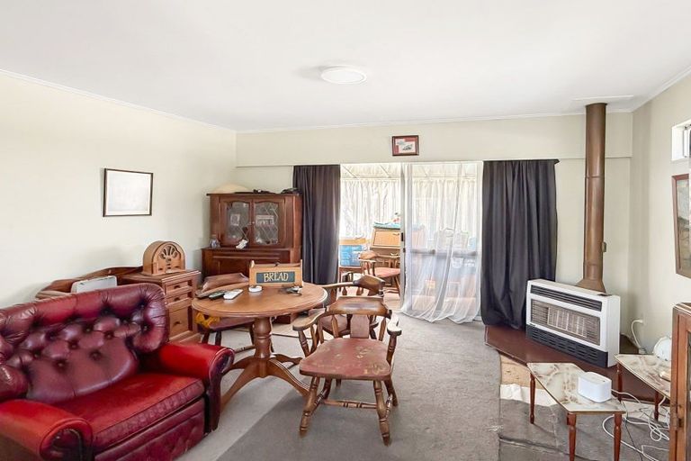 Photo of property in 1 Otanga Street, Dannevirke, 4930