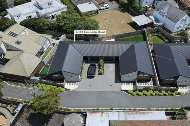 Photo of property in 103u1 Cambridge Road, Hillcrest, Hamilton, 3216