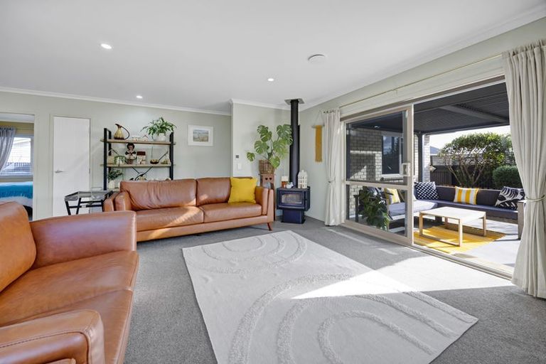 Photo of property in 17 Hira Street, Ohawe, Hawera, 4671