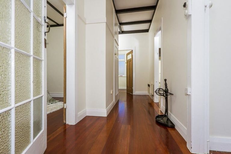 Photo of property in 147 Vauxhall Road, Narrow Neck, Auckland, 0624