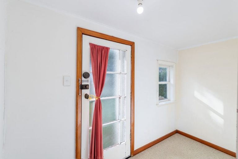 Photo of property in 72 Durham Crescent, Fairfield, Lower Hutt, 5011