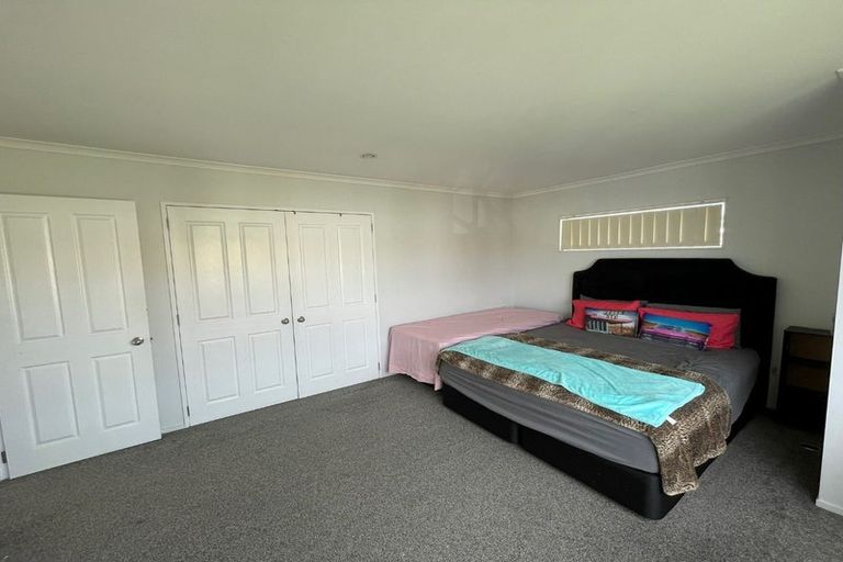Photo of property in 15 Maypark Crescent, Flat Bush, Auckland, 2016