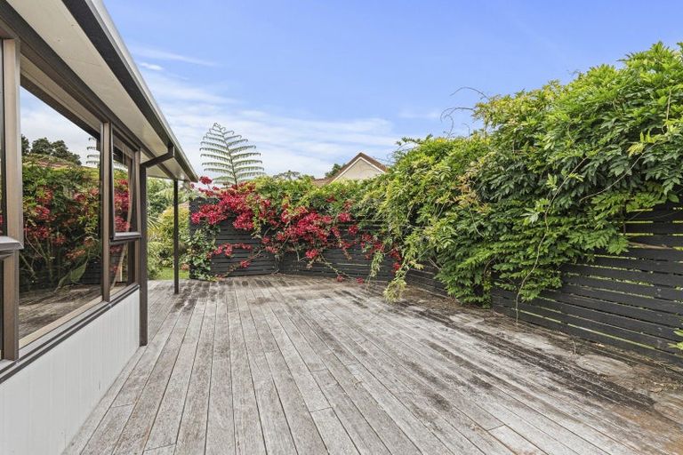 Photo of property in 6 Honnor Place, Hurdon, New Plymouth, 4310