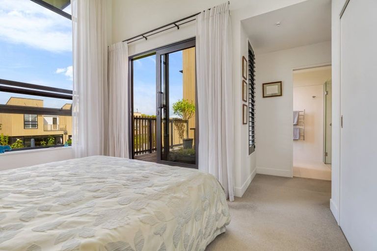 Photo of property in 23 Isitt Road, Hobsonville, Auckland, 0616