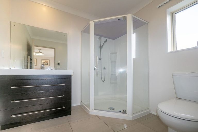 Photo of property in 24 Mauldeth Terrace, Churton Park, Wellington, 6037