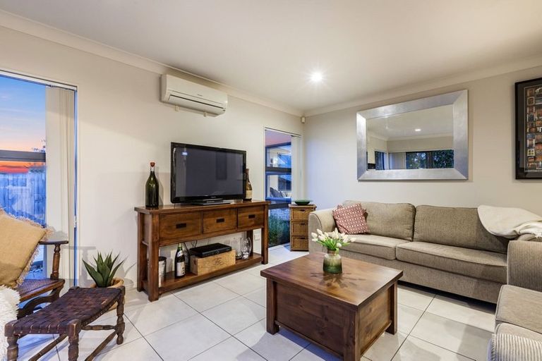 Photo of property in 82 Oakway Drive, Schnapper Rock, Auckland, 0632