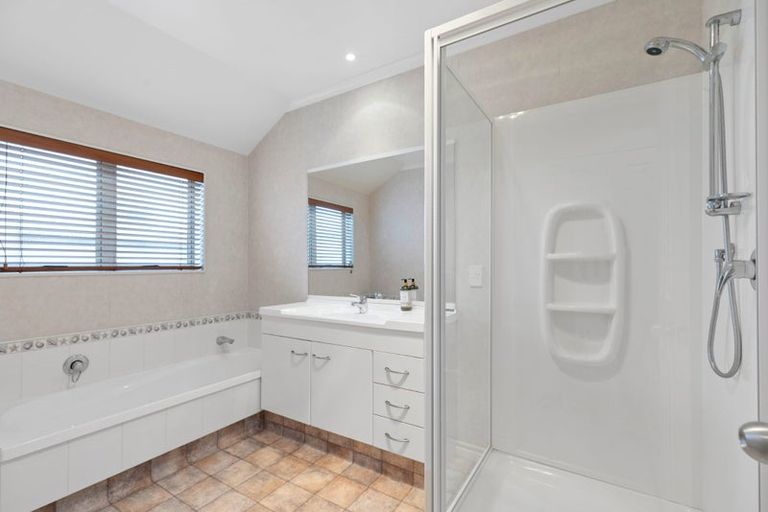 Photo of property in 72a Beachwater Drive, Papamoa Beach, Papamoa, 3118