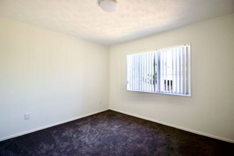 Photo of property in 64 Borich Road, Sunnyvale, Auckland, 0612