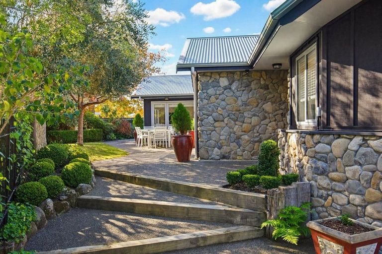 Photo of property in 8 River Glade, Waikanae, 5036