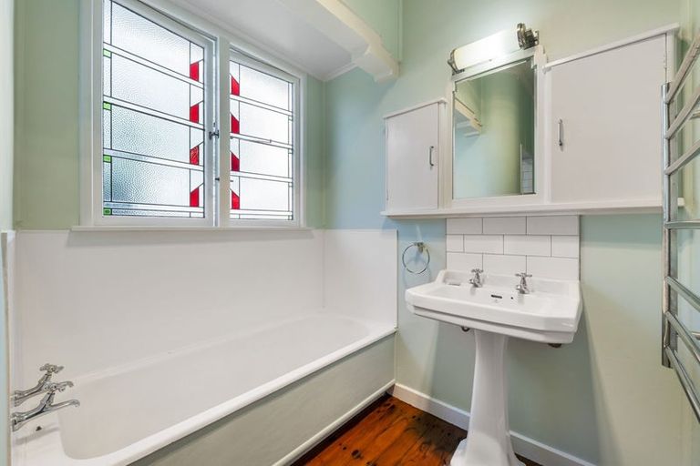 Photo of property in 46 Carthew Street, Okato, 4335