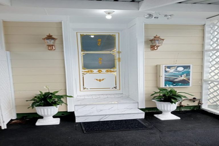 Photo of property in 11 Iredale Road, Hawera, 4610