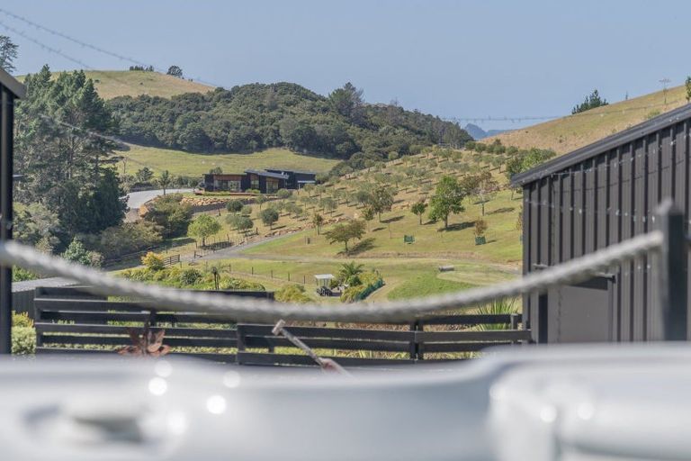 Photo of property in 36 Spikes Way, Whitianga, 3510