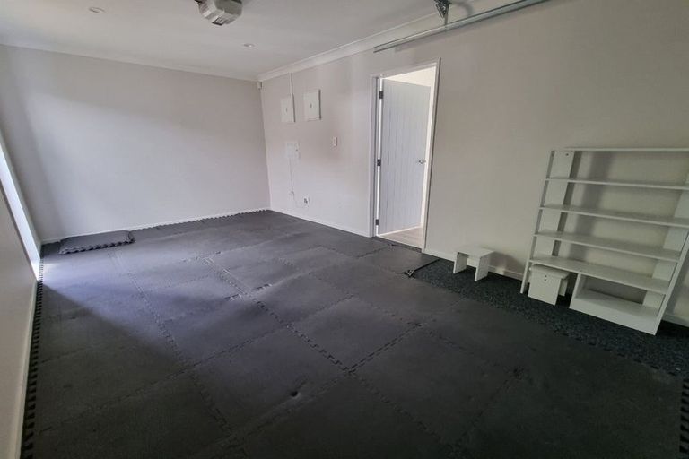 Photo of property in 320c Royal Road, Massey, Auckland, 0614