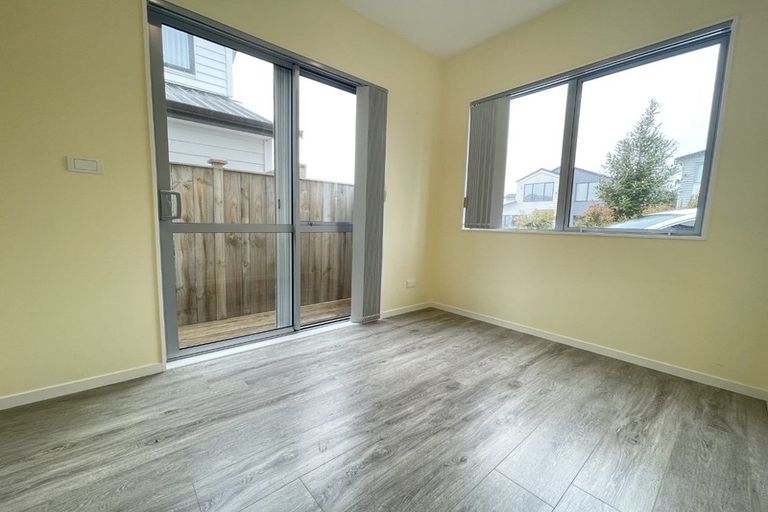 Photo of property in 32 Myland Drive, Hobsonville, Auckland, 0616