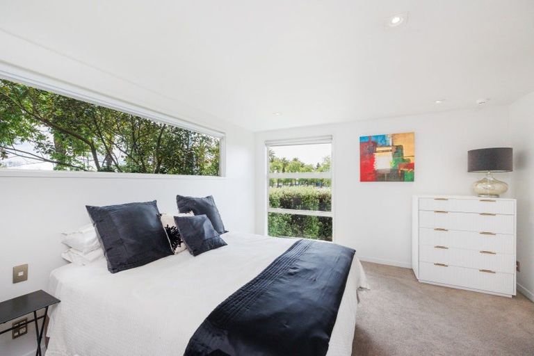 Photo of property in 297 Fitzherbert Avenue, West End, Palmerston North, 4410