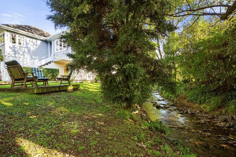 Photo of property in 247 Middleton Road, Glenside, Wellington, 6037