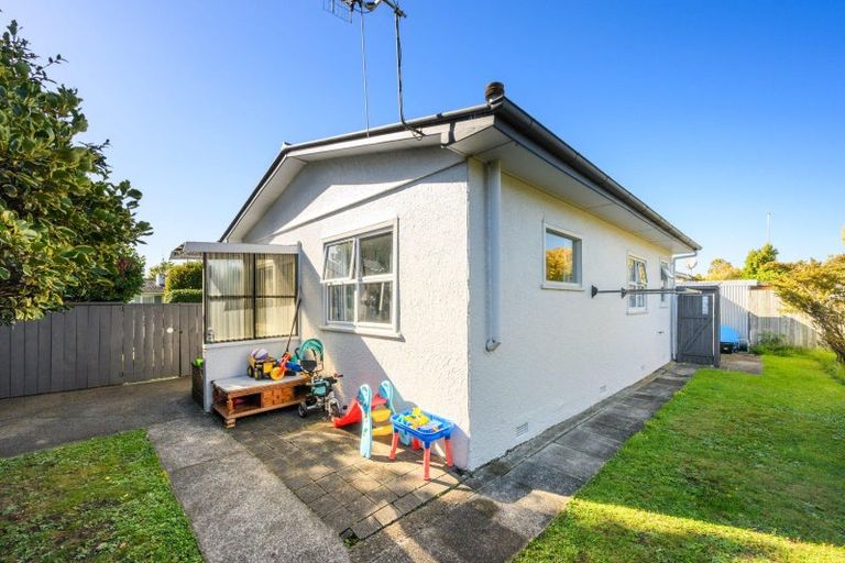 Photo of property in 1 Cremorne Avenue, Hokowhitu, Palmerston North, 4410