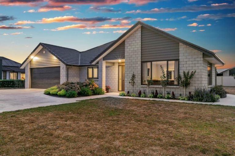 Photo of property in 93 Saint Kilda Road, Cambridge, 3434