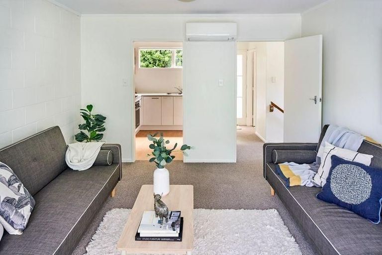 Photo of property in 120 Middleton Road, Churton Park, Wellington, 6037