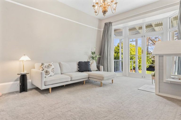 Photo of property in 28 Cleveland Street, Edgeware, Christchurch, 8013