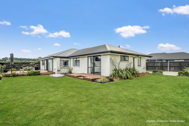Photo of property in 102 Petries Road, Woodend, 7610
