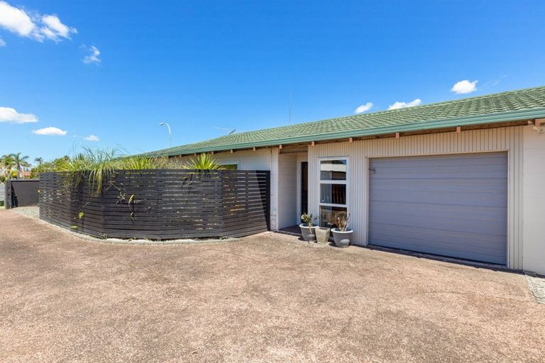 Photo of property in 1/73 Florence Avenue, Orewa, 0931