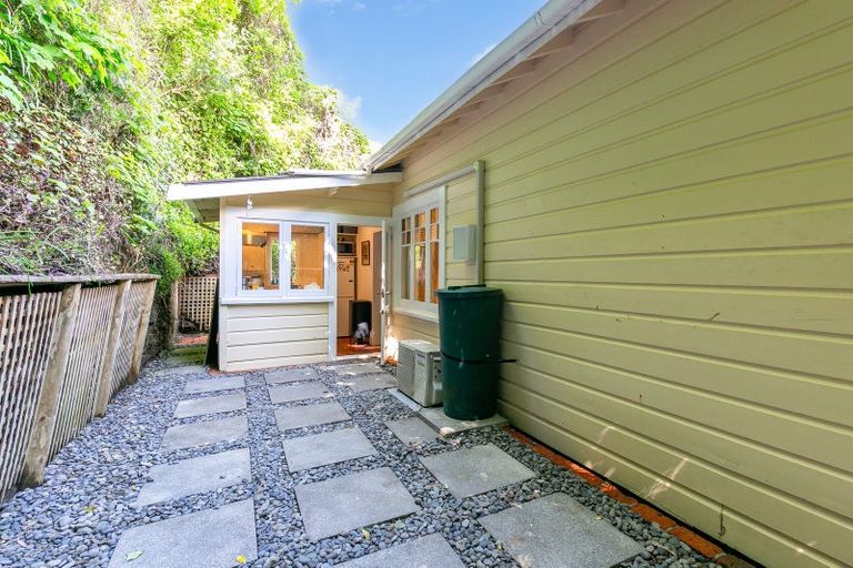 Photo of property in 6 Governor Road, Northland, Wellington, 6012